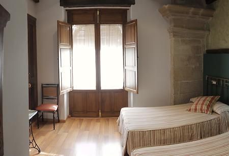 Vivienda Turistica Yamaries Hotel Ubeda  Bagian luar foto
