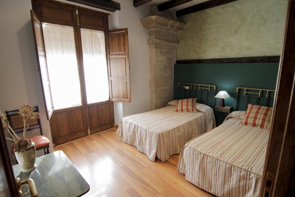 Vivienda Turistica Yamaries Hotel Ubeda  Bagian luar foto