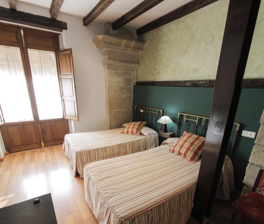 Vivienda Turistica Yamaries Hotel Ubeda  Bagian luar foto