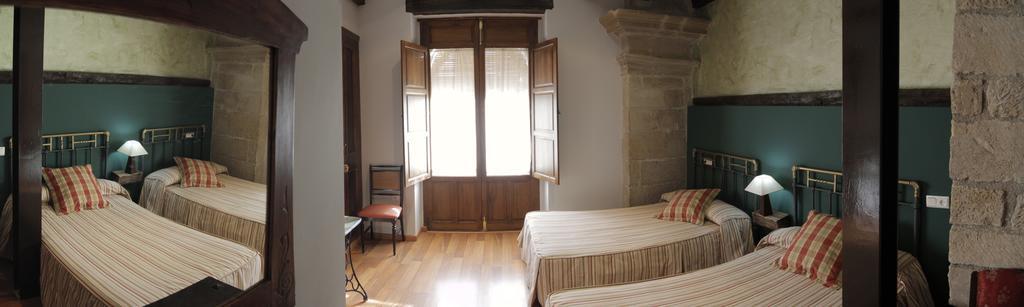 Vivienda Turistica Yamaries Hotel Ubeda  Bagian luar foto